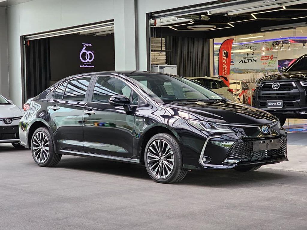 Toyota Altis thế hệ 12 đã có sự lột xác về ngoại hình trẻ trung và thể thao hơn thế hệ cũ